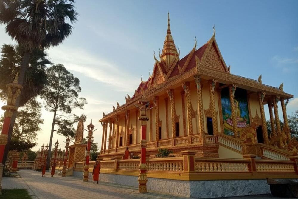 Đến thăm ngôi chùa Khmer chùa Xiêm Cán với kiến trúc độc đáo.
